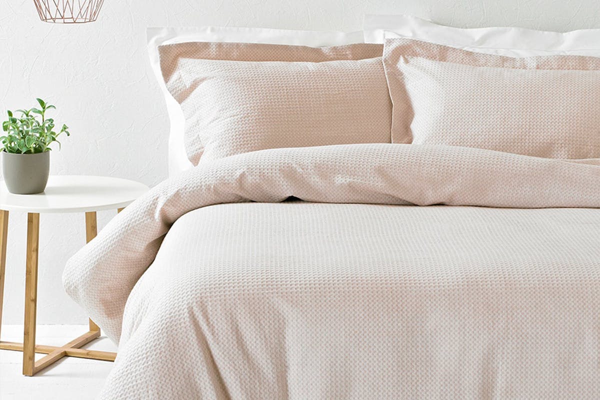 The Linen Yard | Waffle Duvet Set | Blush | Super King